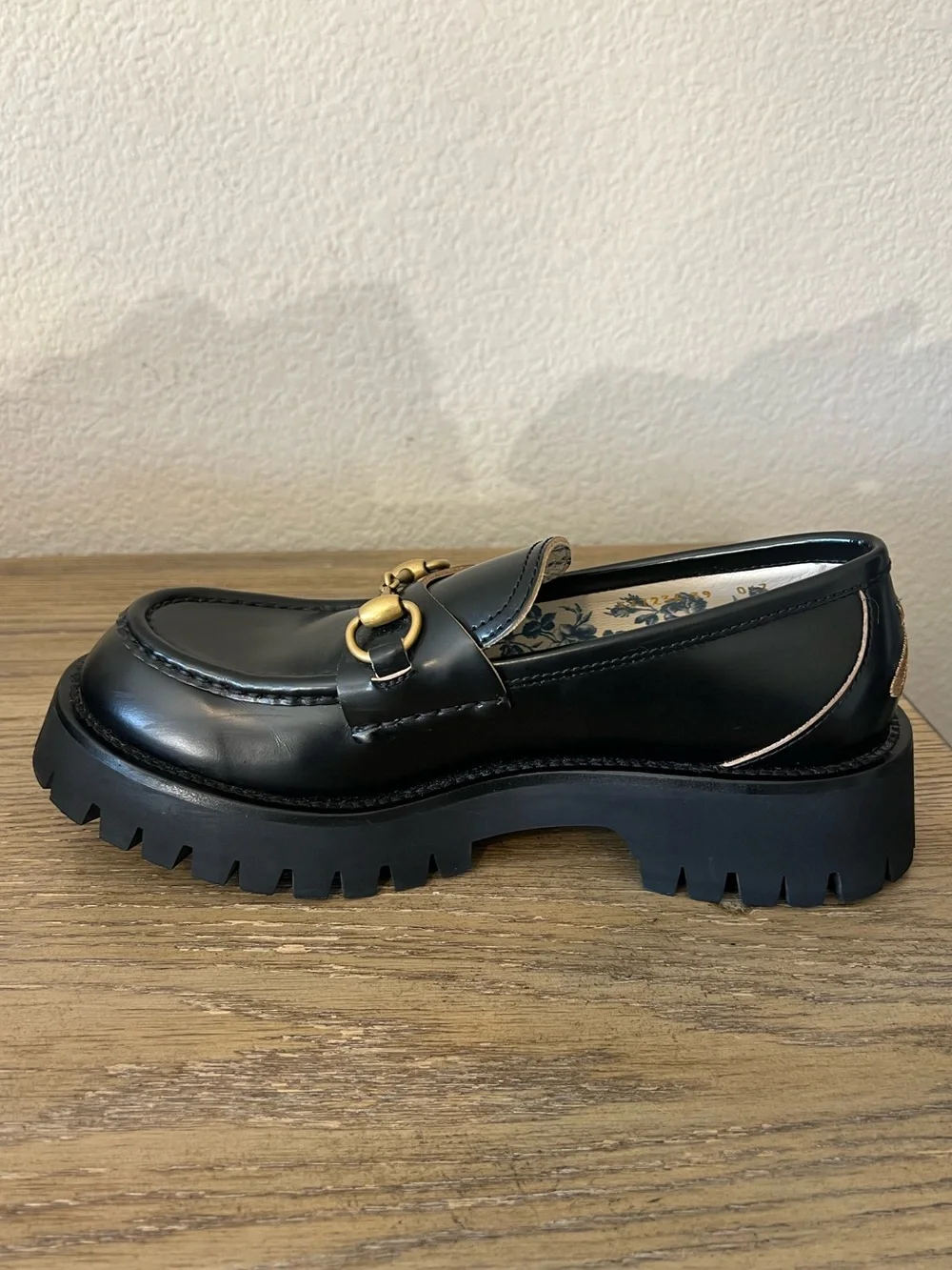Gucci Cordovan Lux Lug Sole Black Gold Horsebit Bee Embroidered leather loafers